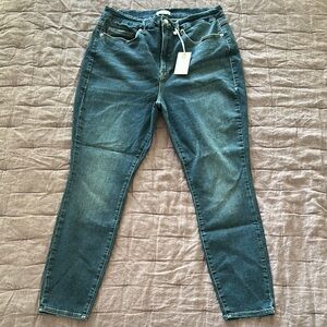 NWT - Good American - Good Legs Skinny Jeans